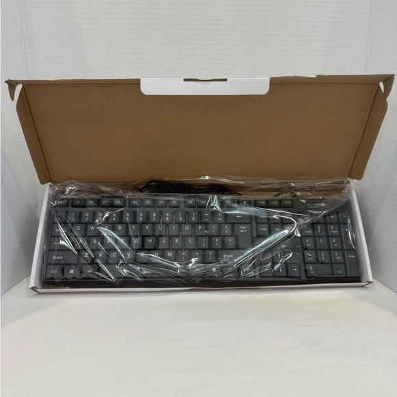 Wired Desktop Computer Keyboard — New in Box No tags - Picture 1 of 4